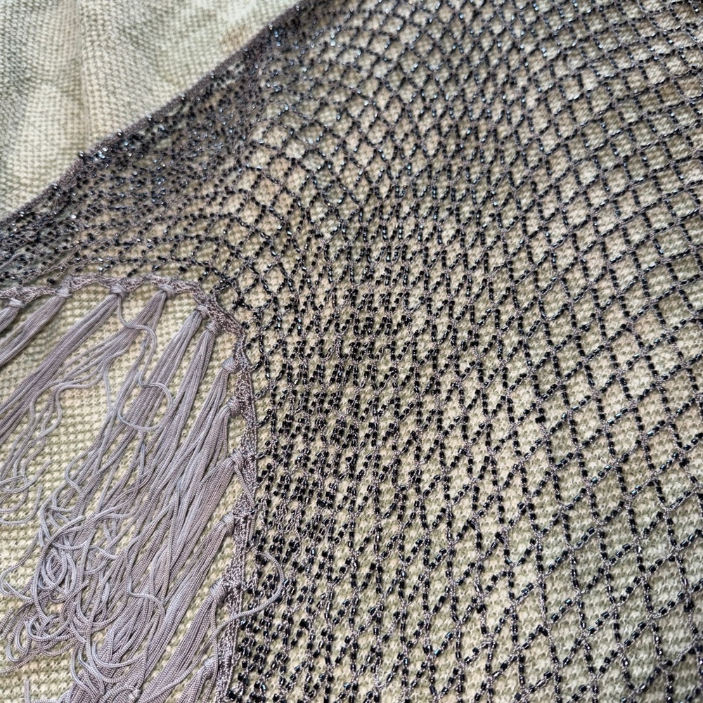 Fully beaded lavender and black crochet scarf - Picture 2 of 5